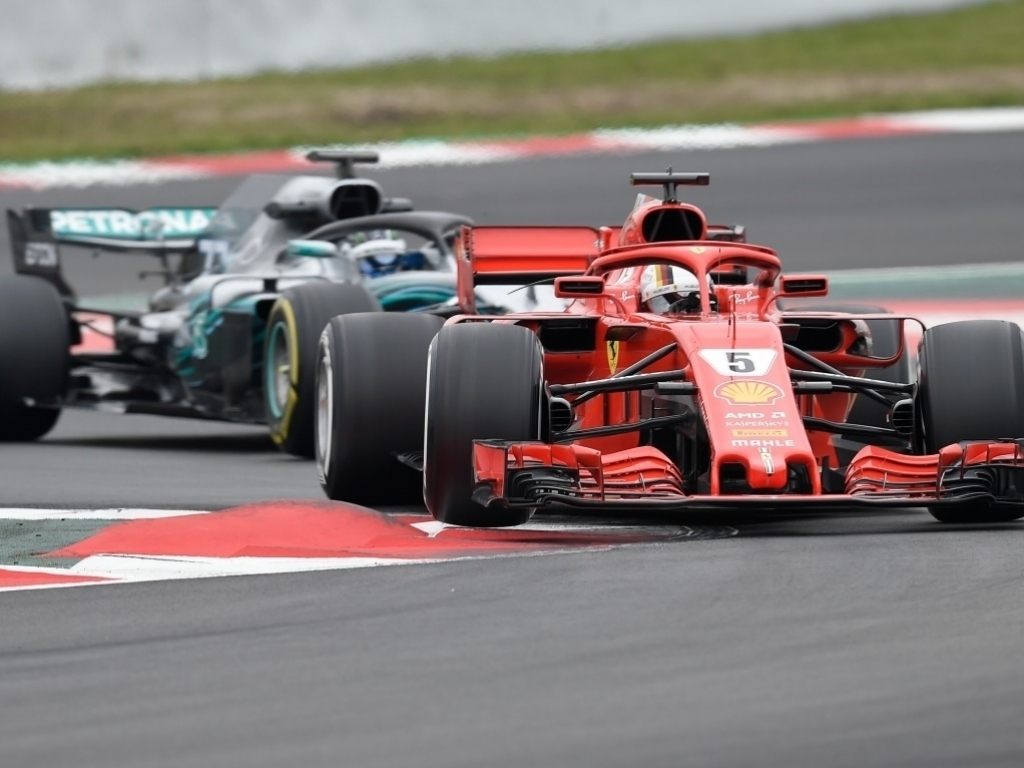 Ferrari vs Mercedes © planetf1.com