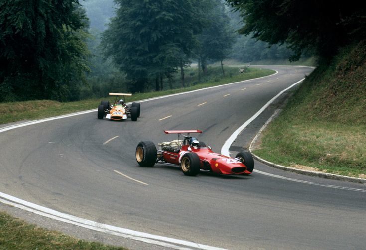Жаки Икс лидирует на трагическом Гран При Франции-1968 © Formula 1