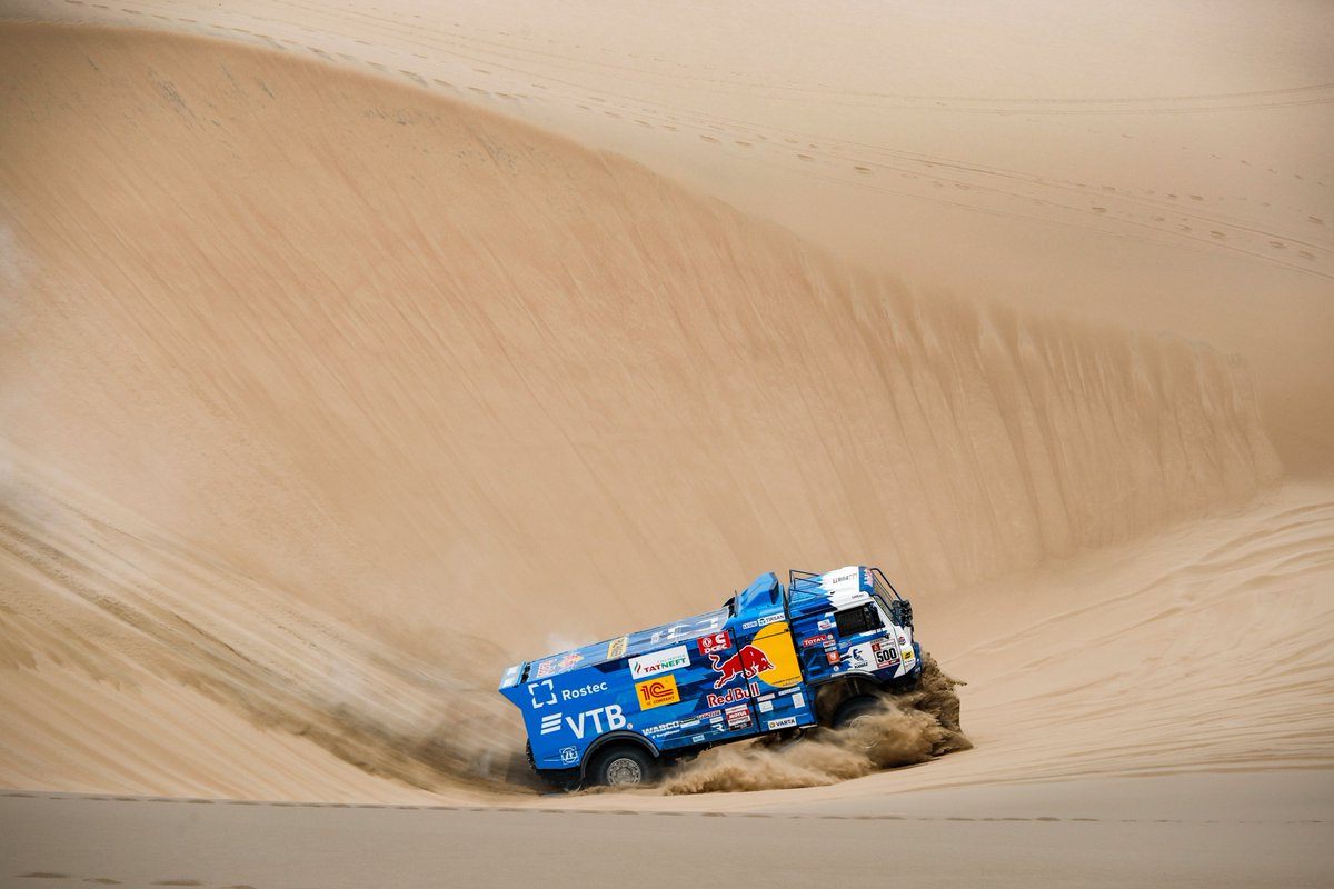 Экипаж КАМАЗ-мастер © Dakar.com
