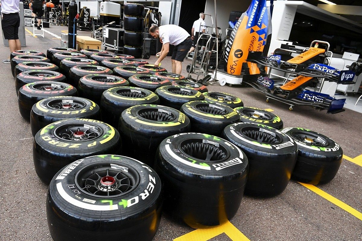 Шины Pirelli © autosport.com