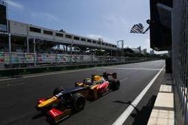 Джовинацци одерживает первую победу в GP2
