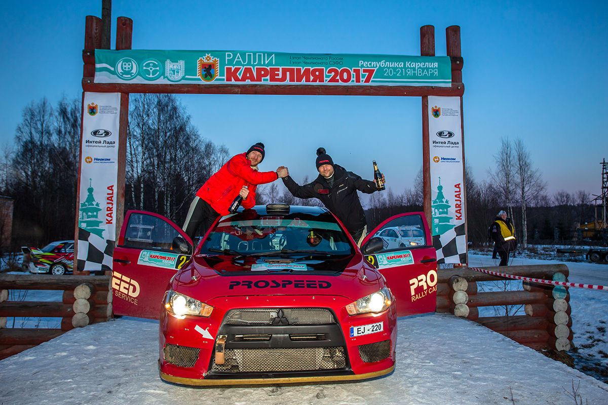 Станислав Травников и Алексей Лукьянюк на финише Ралли Карелия. Фото: Дмитрий Гальчун