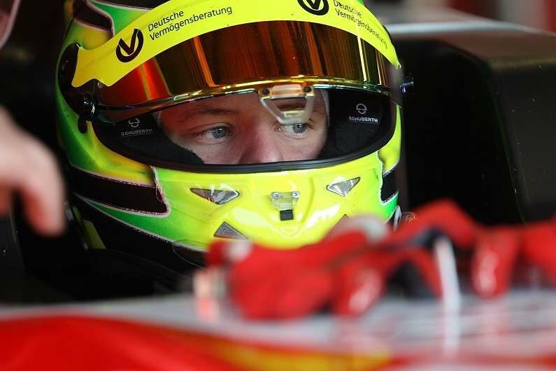 Мик Шумахер упустил чемпионский титул в итальянской Формуле 4