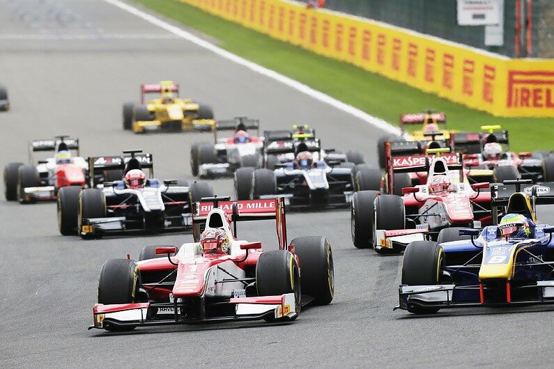 Шарль Леклер разгромил конкурентов в субботней гонке Формулы 2 в Спа