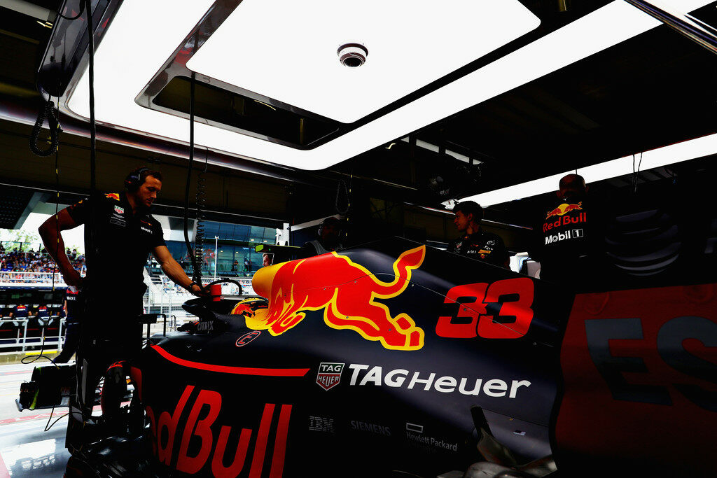 Макс Ферстаппен: Red Bull получает обновления мотора на одну-две гонки позже Renault