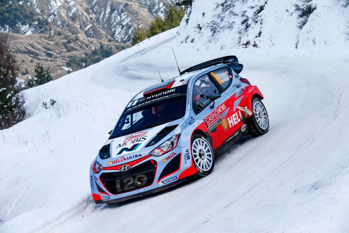 К этому чемпионату подготовлены Hyundai i20 WRC на основе машины нового поколения