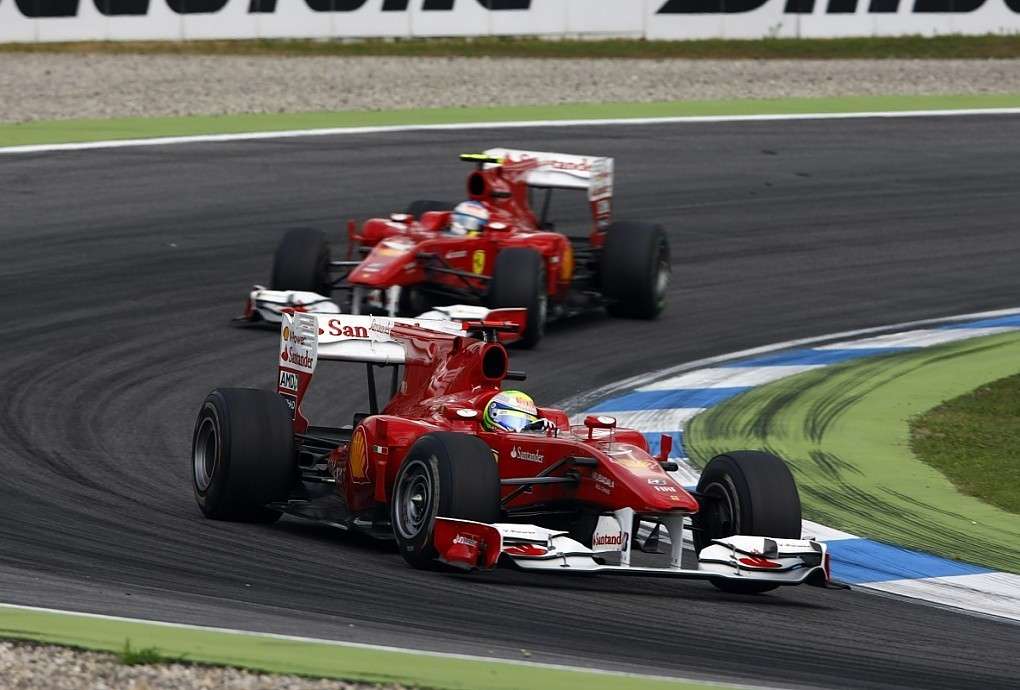 Ferrari 10 Фернандо Алонсо