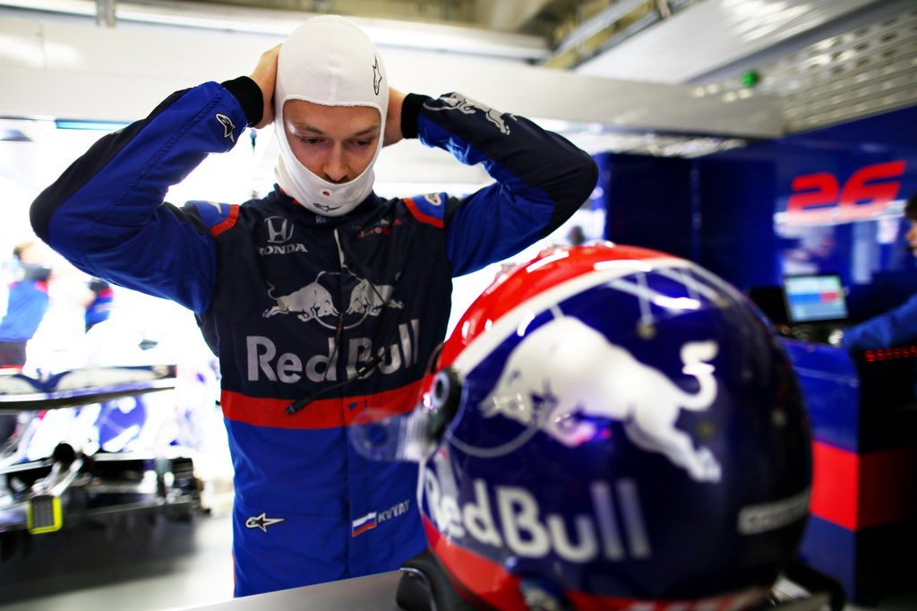 Даниил Квят готовится к выезду на трассу на Гран При Китая © Toro Rosso