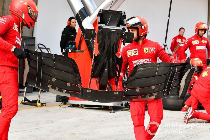 Переднее крыло Ferrari © Mark Sutton / Sutton Images