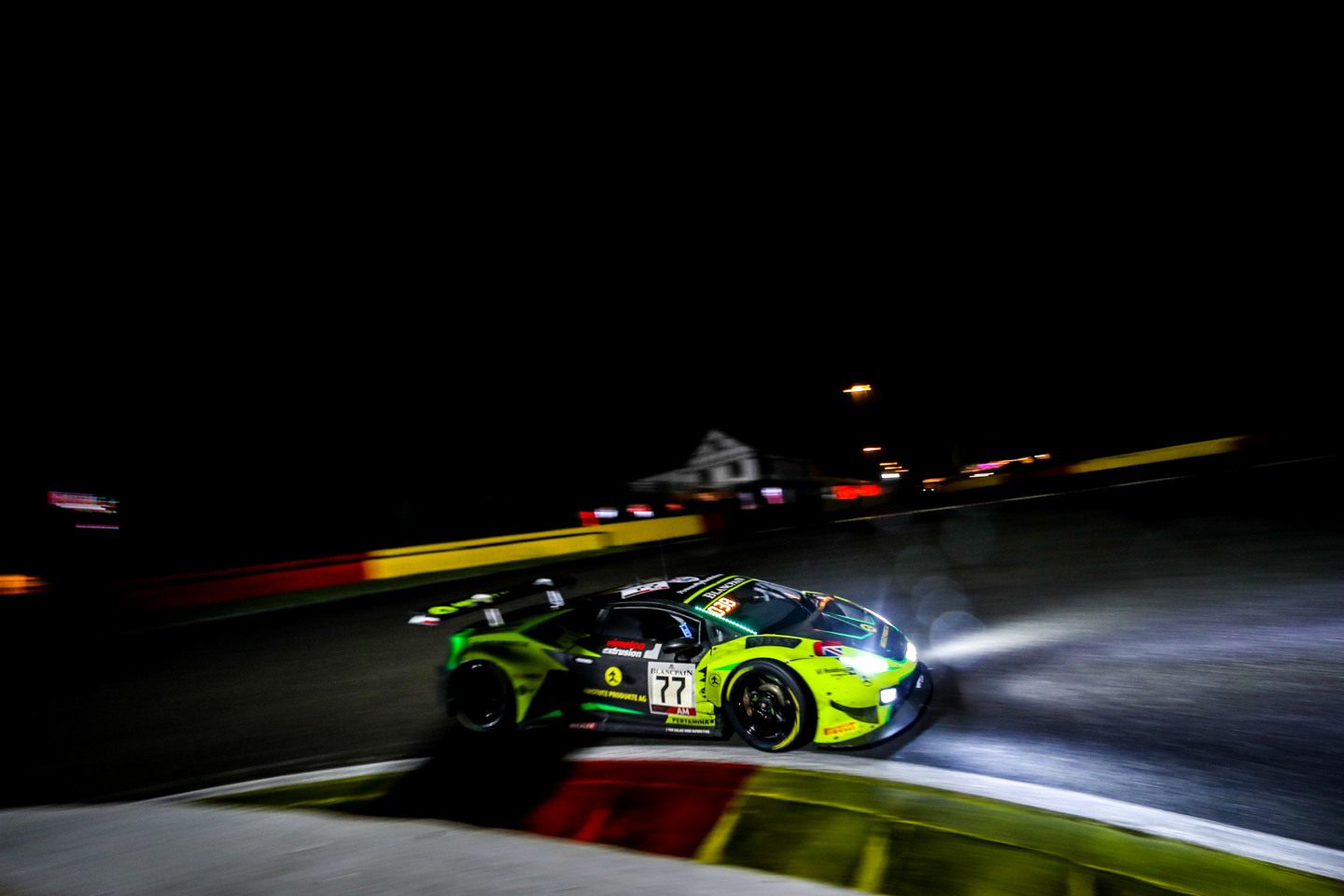 Ночной отрезок в Спа © Barwell Motorsport