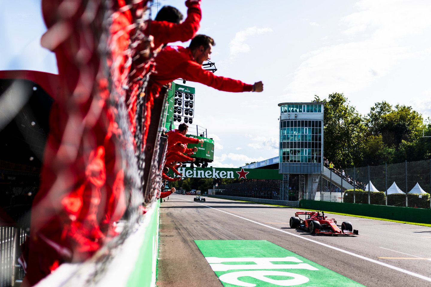 Леклер побеждает в Монце © Ferrari