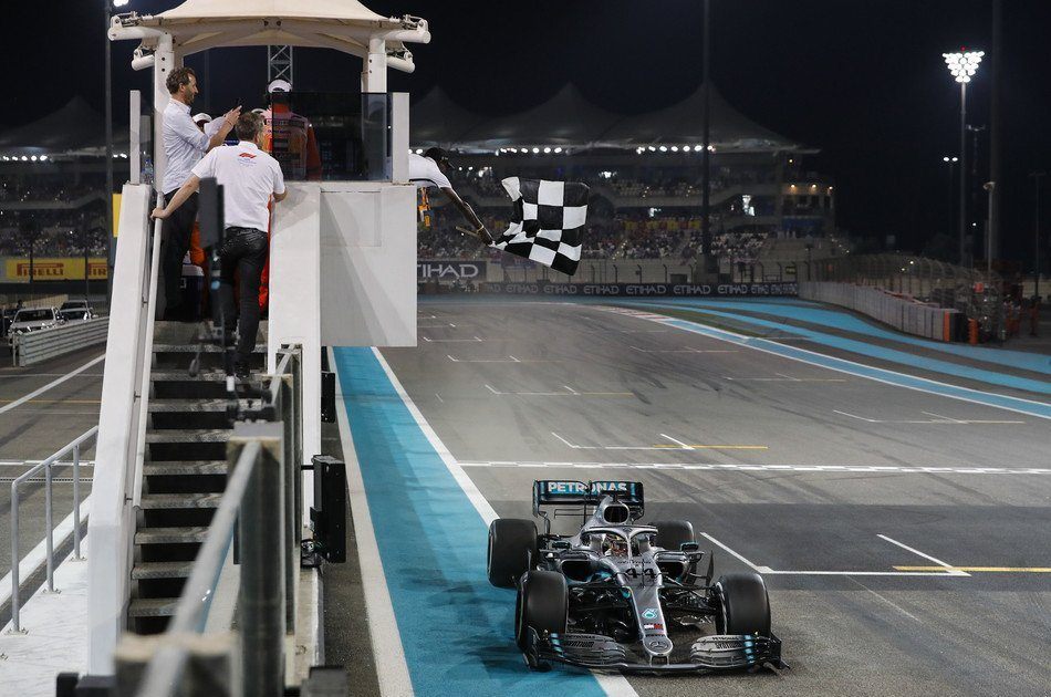 Победный финиш Льюиса Хэмилтона на Гран При Абу-Даби © motorsport-magazin.com