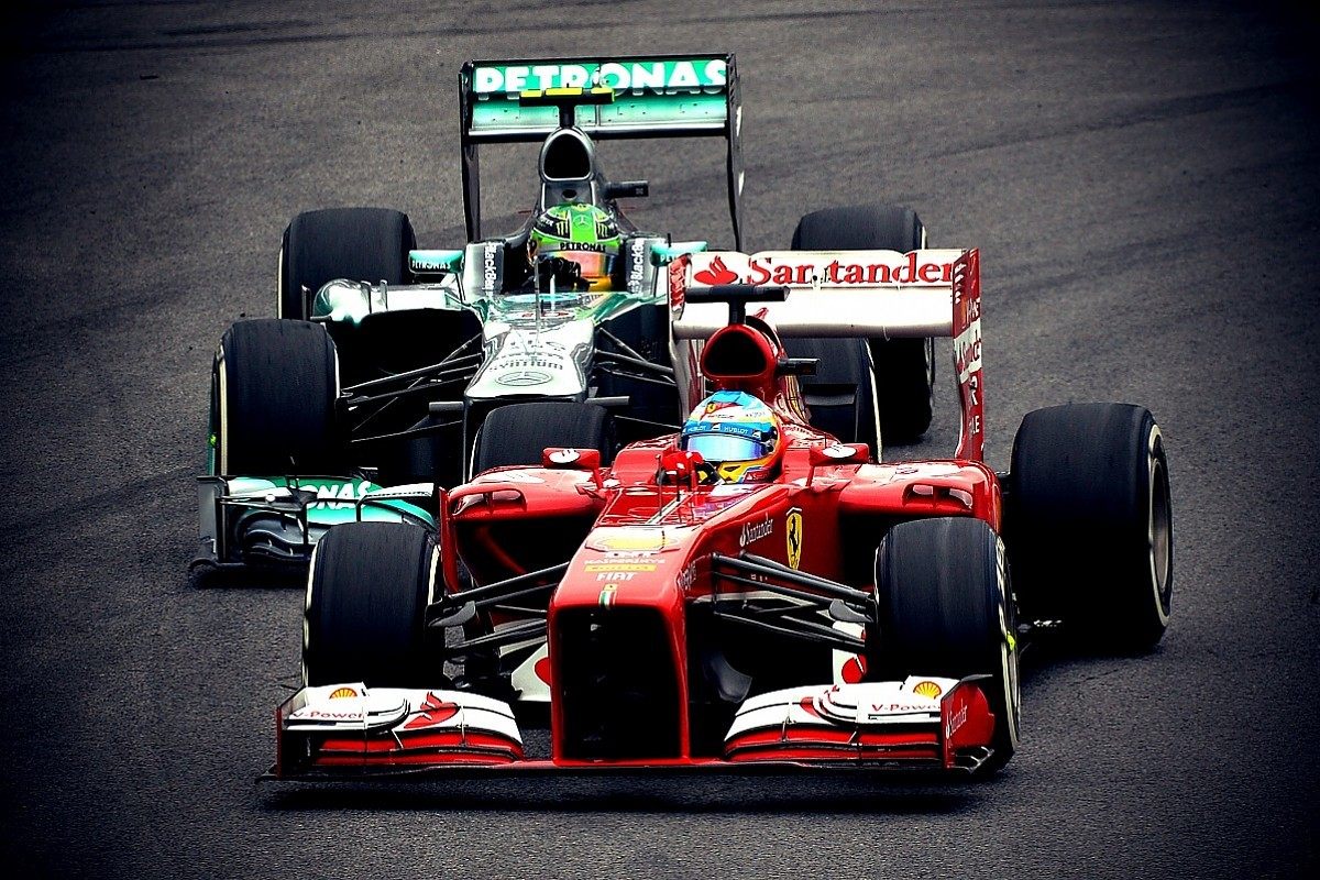 Ferrari и Mercedes © autosport.com