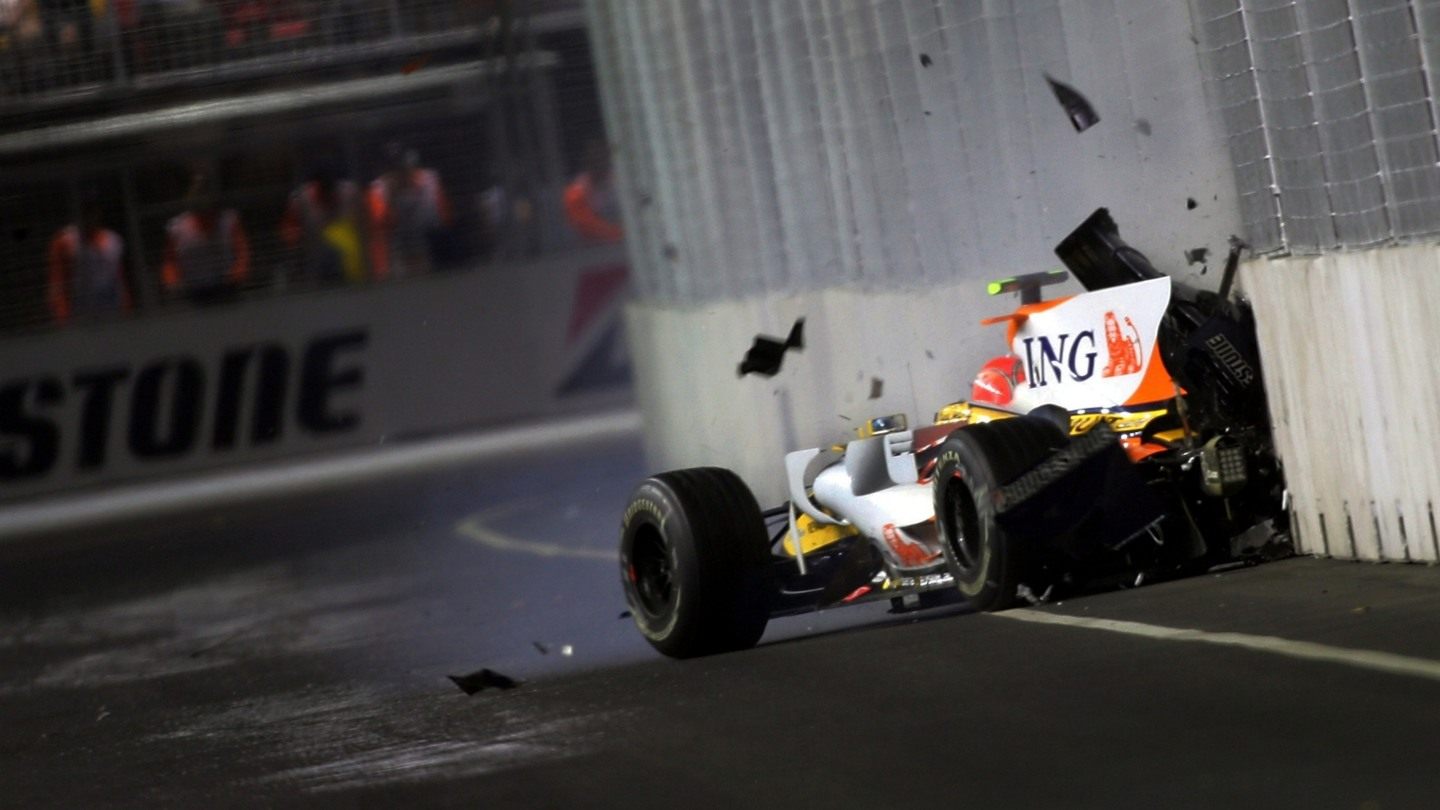Авария Пике в Сингапуре © Formula 1