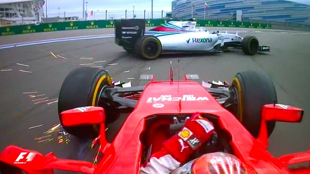 Столкновение Кими Райкконена и Валттери Боттаса на Гран При России-2015 © Formula 1