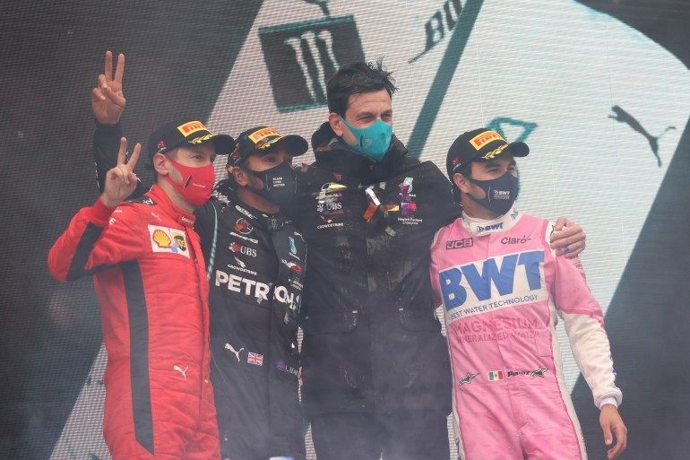 Феттель, Хэмилтон, Вольф и Перес на подиуме Гран При Турции © FIA