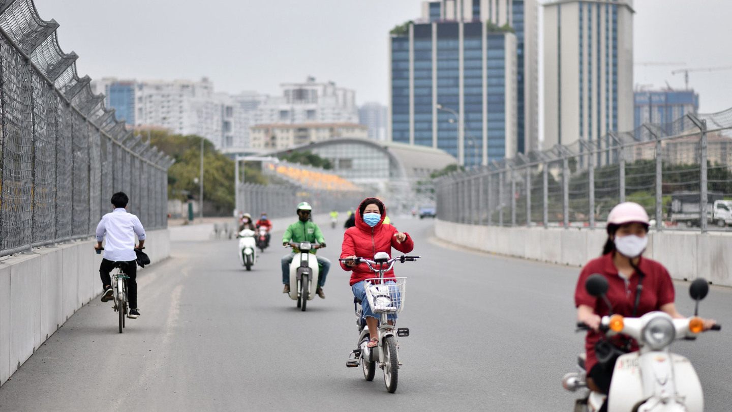 Есть вероятность, что улицы Ханоя так никогда и не примут Гран При Формулы 1 © Manan Vatsyayana/AFP via Getty Images
