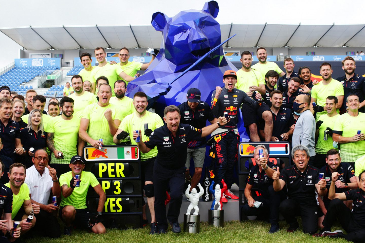 Празднование победы и двойного подиума Red Bull Racing на Гран При Франции © Red Bull Content Pool / Getty Images
