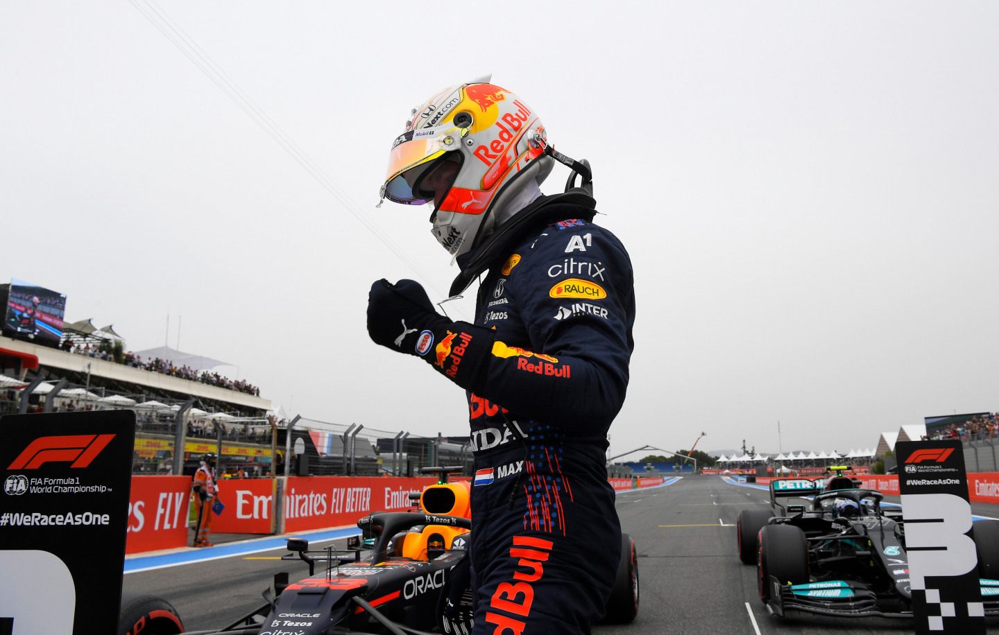 Макс Ферстаппен празднует поул на Гран При Франции © Red Bull Content Pool / Getty Images