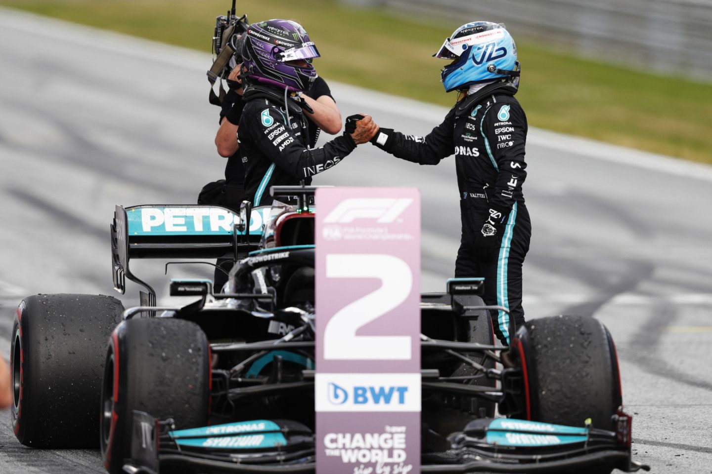 Льюис Хэмилтон и Валттери Боттас © Mercedes AMG F1 / LAT Images
