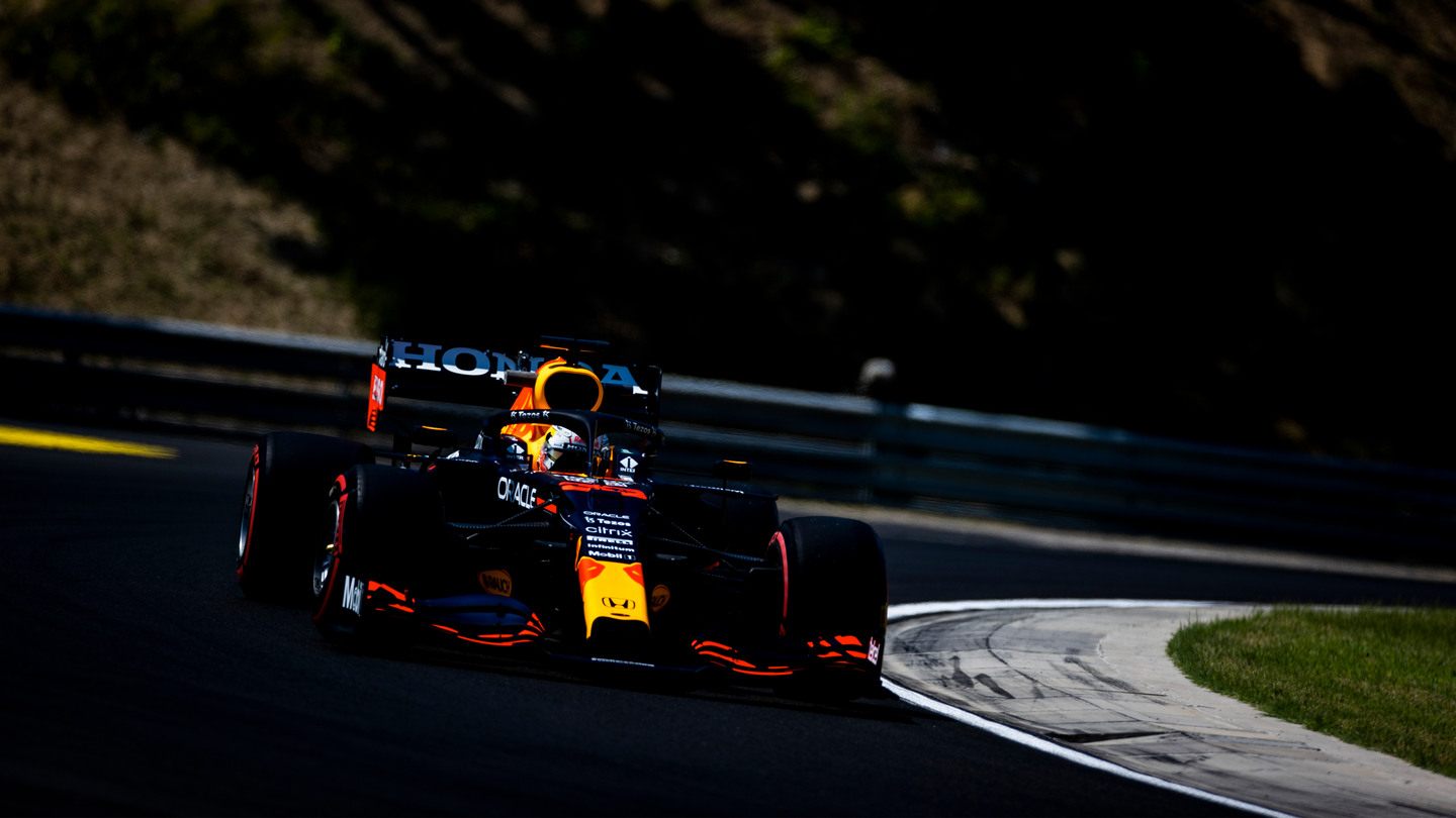 Макс Ферстаппен на свободных заездах Гран При Венгрии © twitter.com/redbullracing