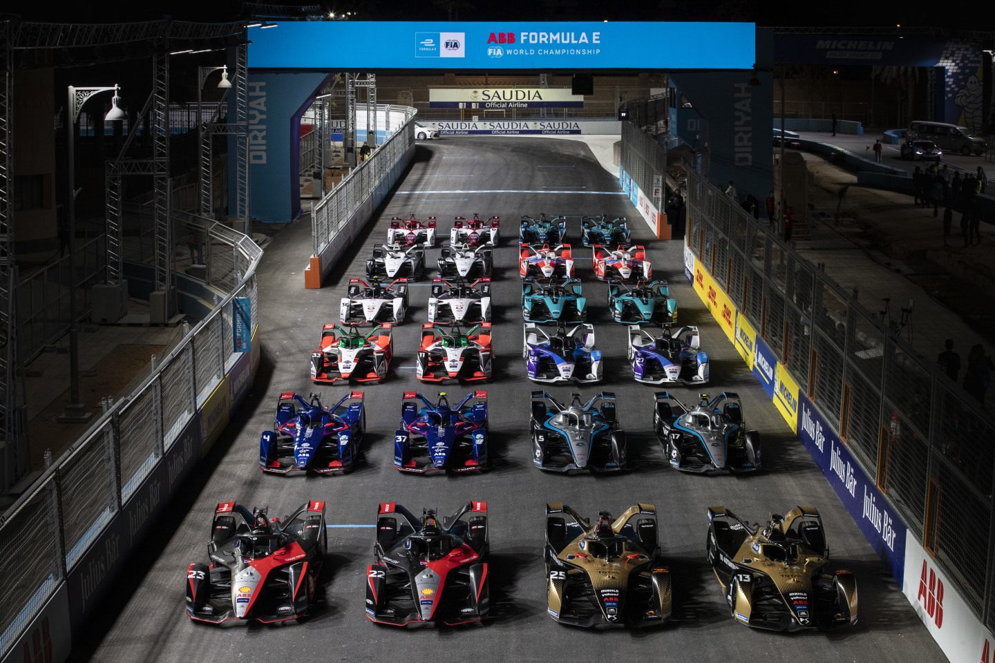 Машины участников сезона Формулы E 2021 года © Formula E