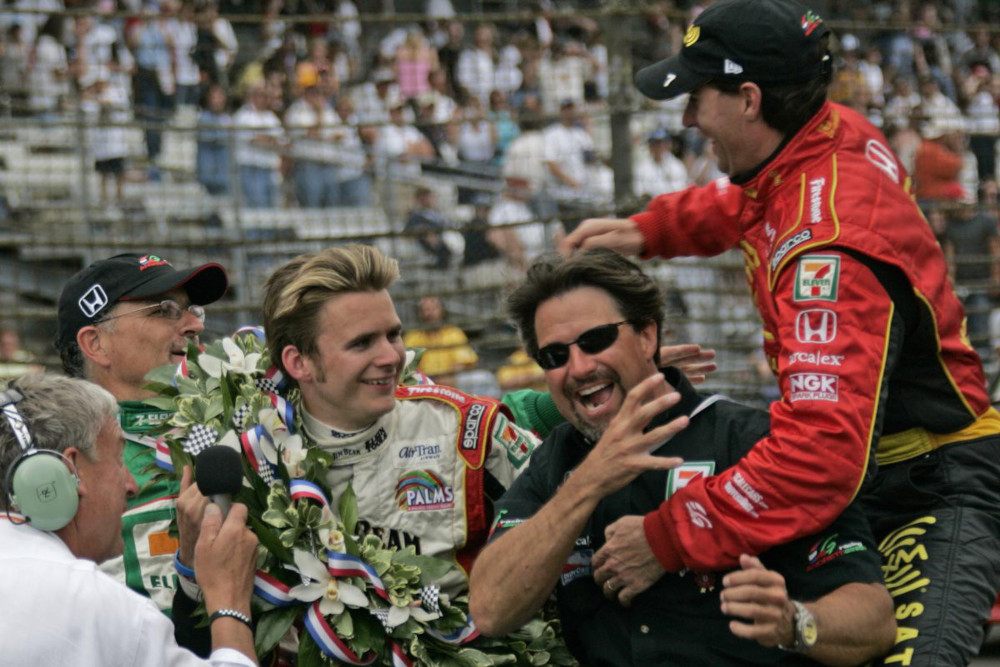 Дэн Уэлдон и Майкл Андретти после победы в Инди-500-2005 © IndyCar