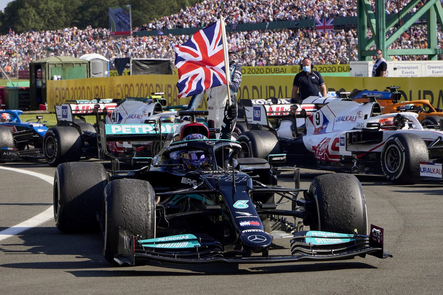 Льюис Хэмилтон празднует победу на Гран При Великобритании © Mercedes