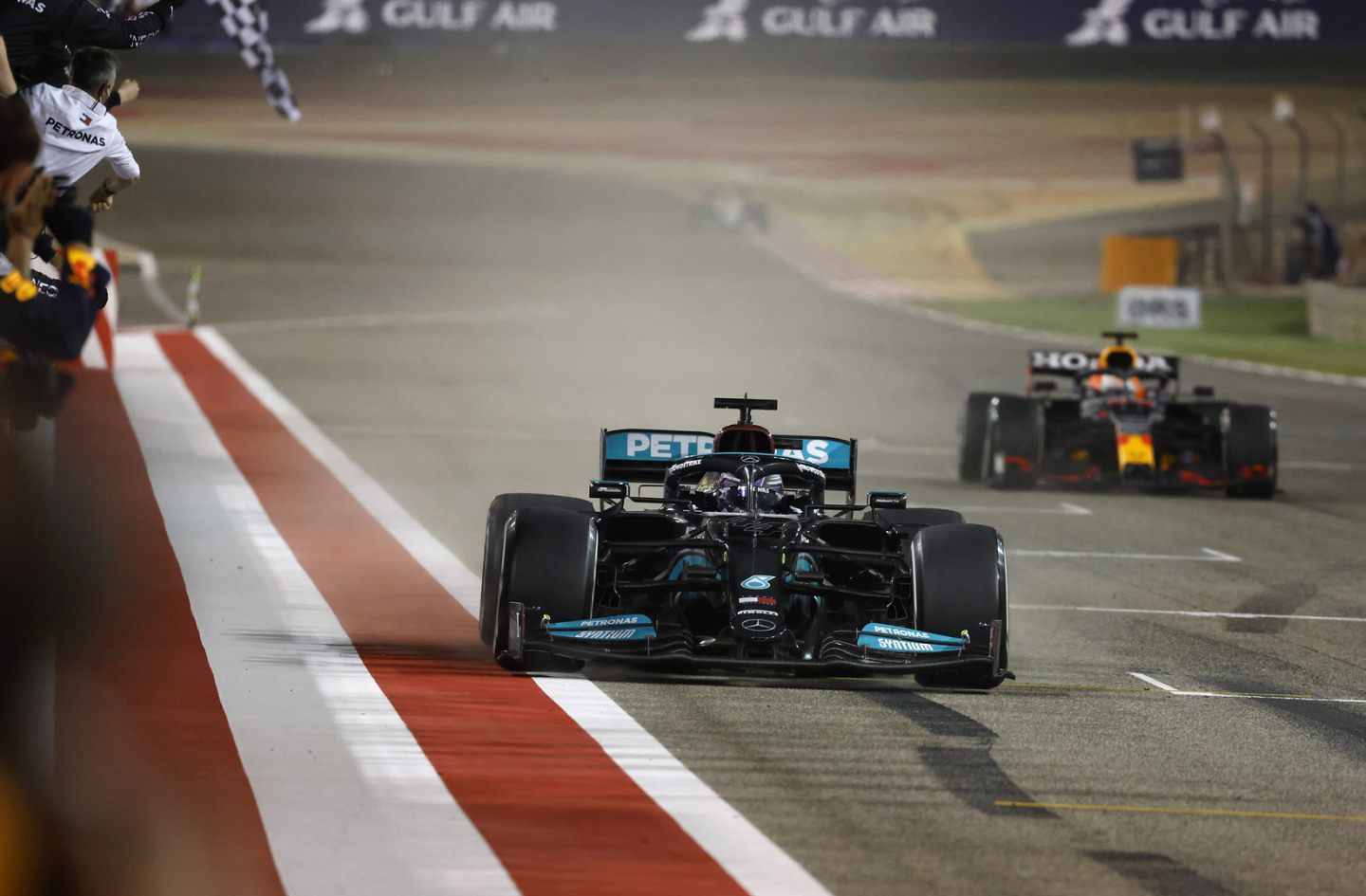 Победа Льюиса Хэмилтона в Бахрейне © Mercedes