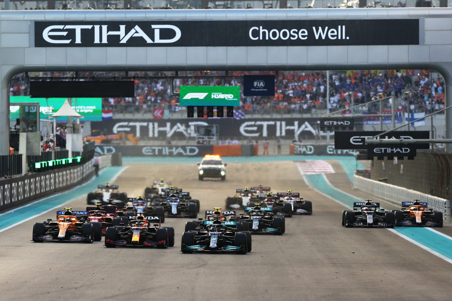 Результат гонки в Абу-Даби предопределило судейское решение © Red Bull Content Pool