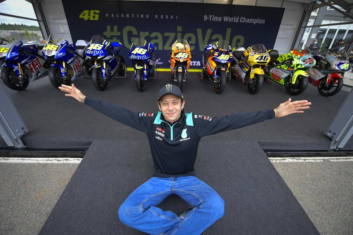 Валентино Росси и все его чемпионские мотоциклы © MotoGP