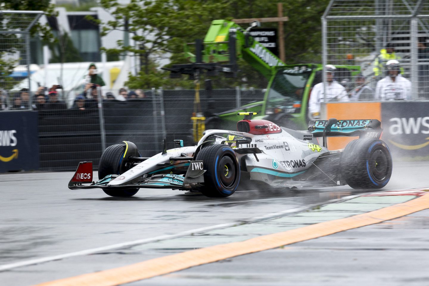 Льюис Хэмилтон впервые в сезоне квалифицировался выше пятого места © Mercedes