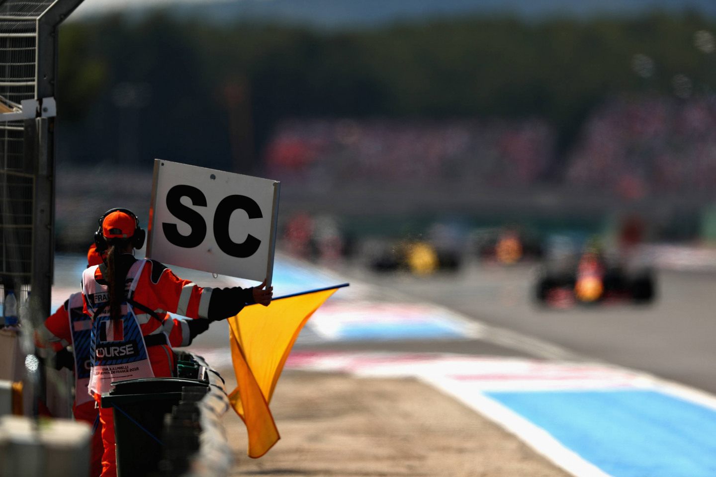 Автомобиль безопасности – нечастый гость на Гран При Франции © Red Bull Content Pool