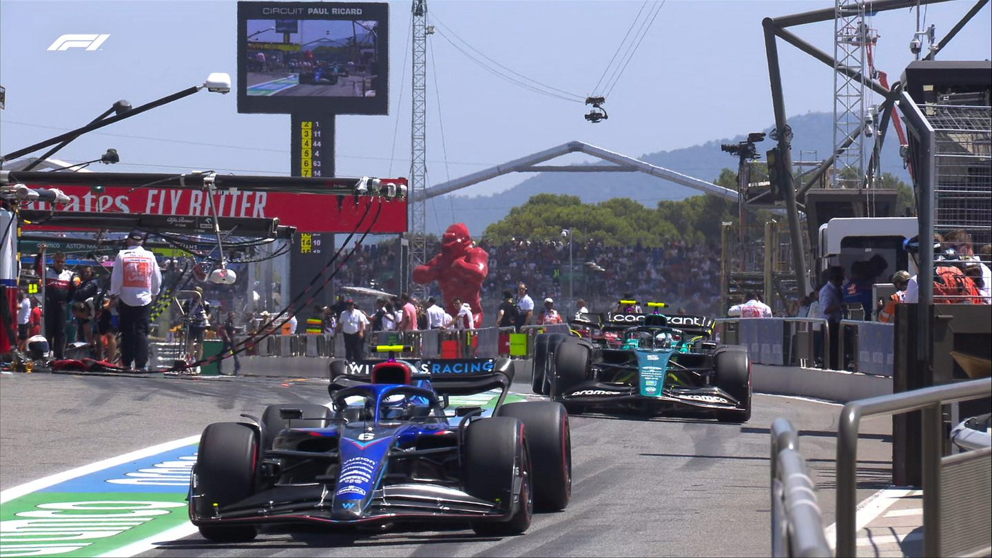 Гонщики отправляются на стартовую решётку © F1