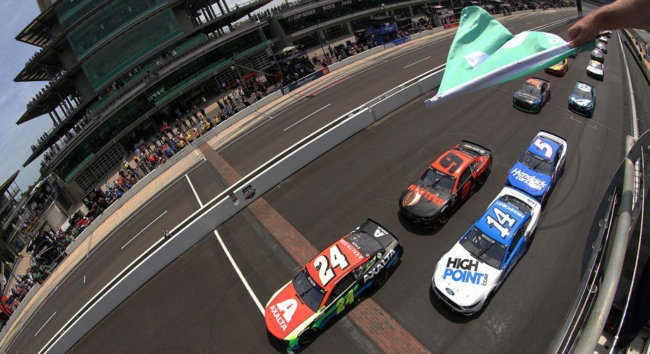 Старт гонки NASCAR в Индианаполисе в 2021 году © NASCAR