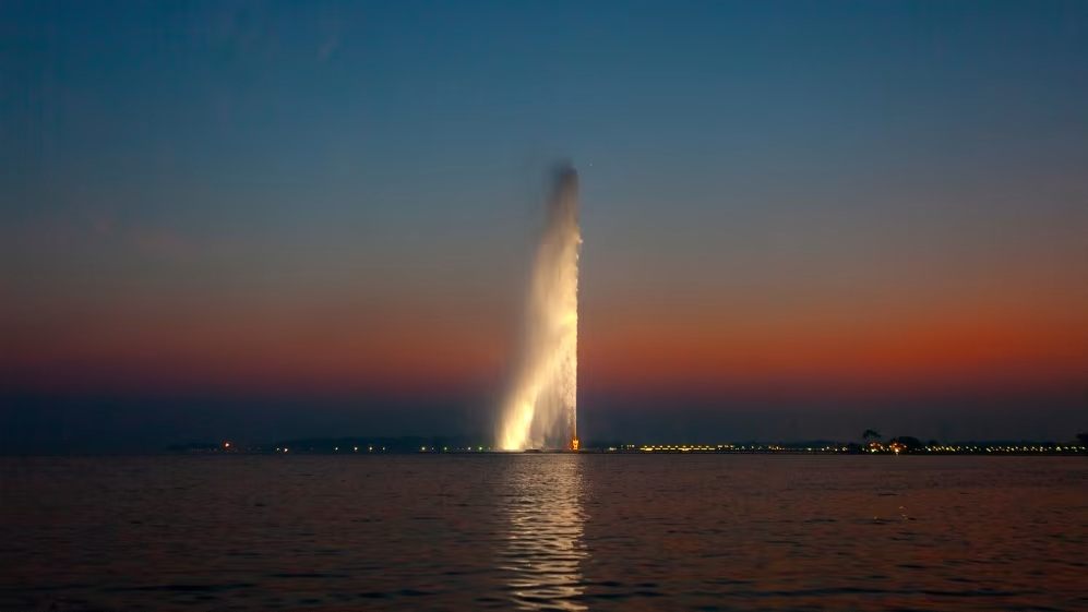 Фонтан короля Фахда занесен в Книгу рекордов Гиннесса как самый высокий фонтан в мире. © F1