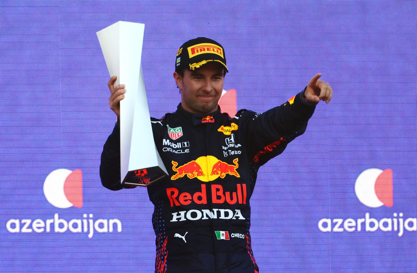 Серхио Перес празднует победу на Гран При Азербайджана-2021 © Red Bull Content Pool