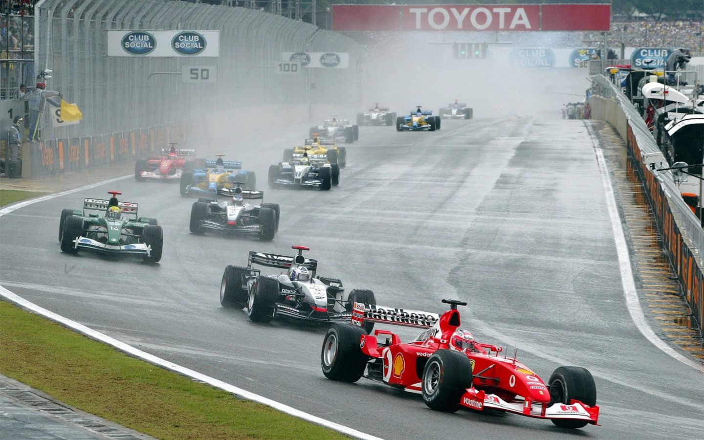 Старт Гран При Бразилии-2003 за автомобилем безопасности © F1