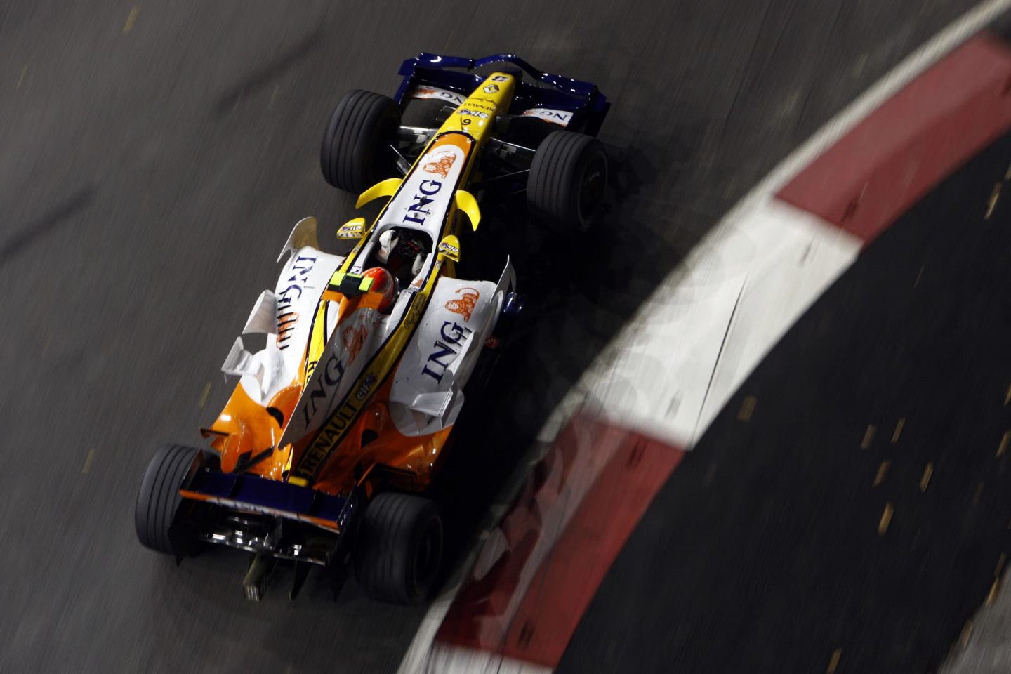 За десять проведенных гонок в сезоне-2009 Нельсиньо Пике не набрал ни одного очка © F1