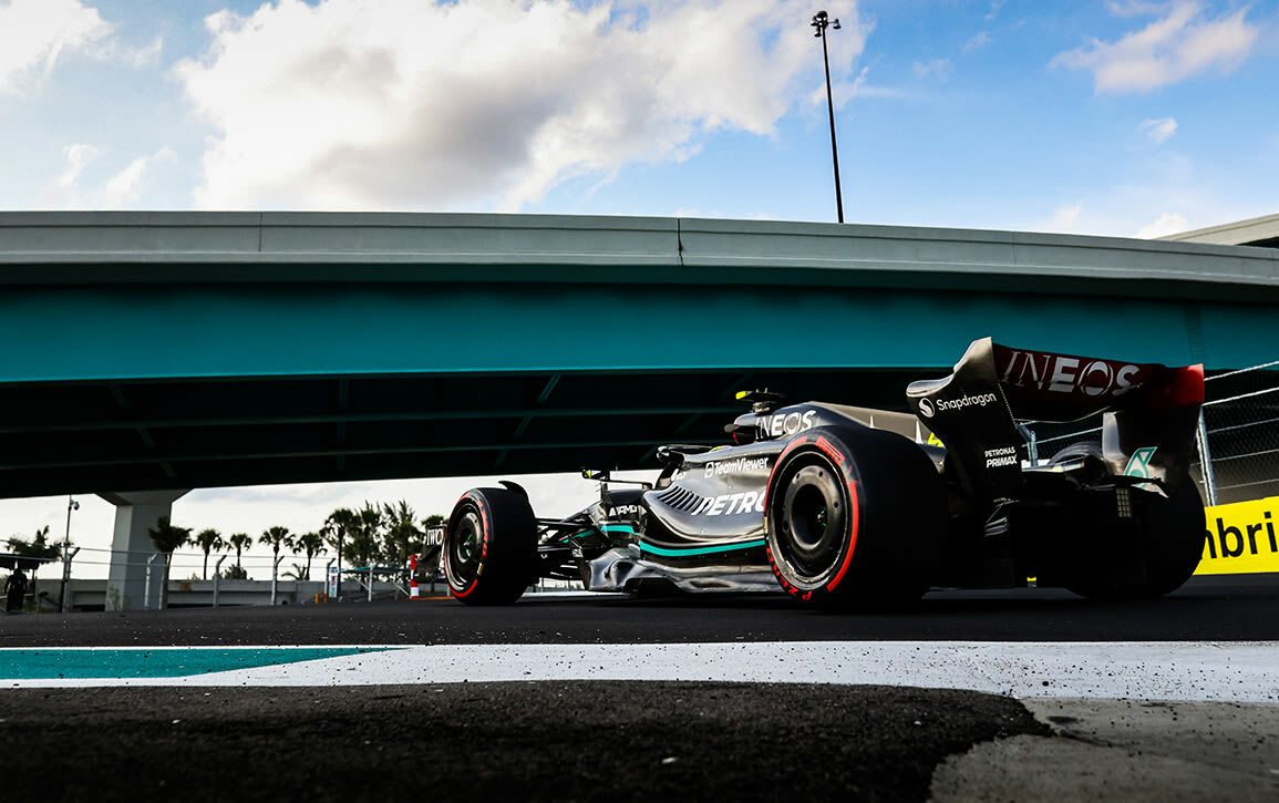 Льюис Хэмилтон стартует 13-м на Гран При Майами © Mercedes