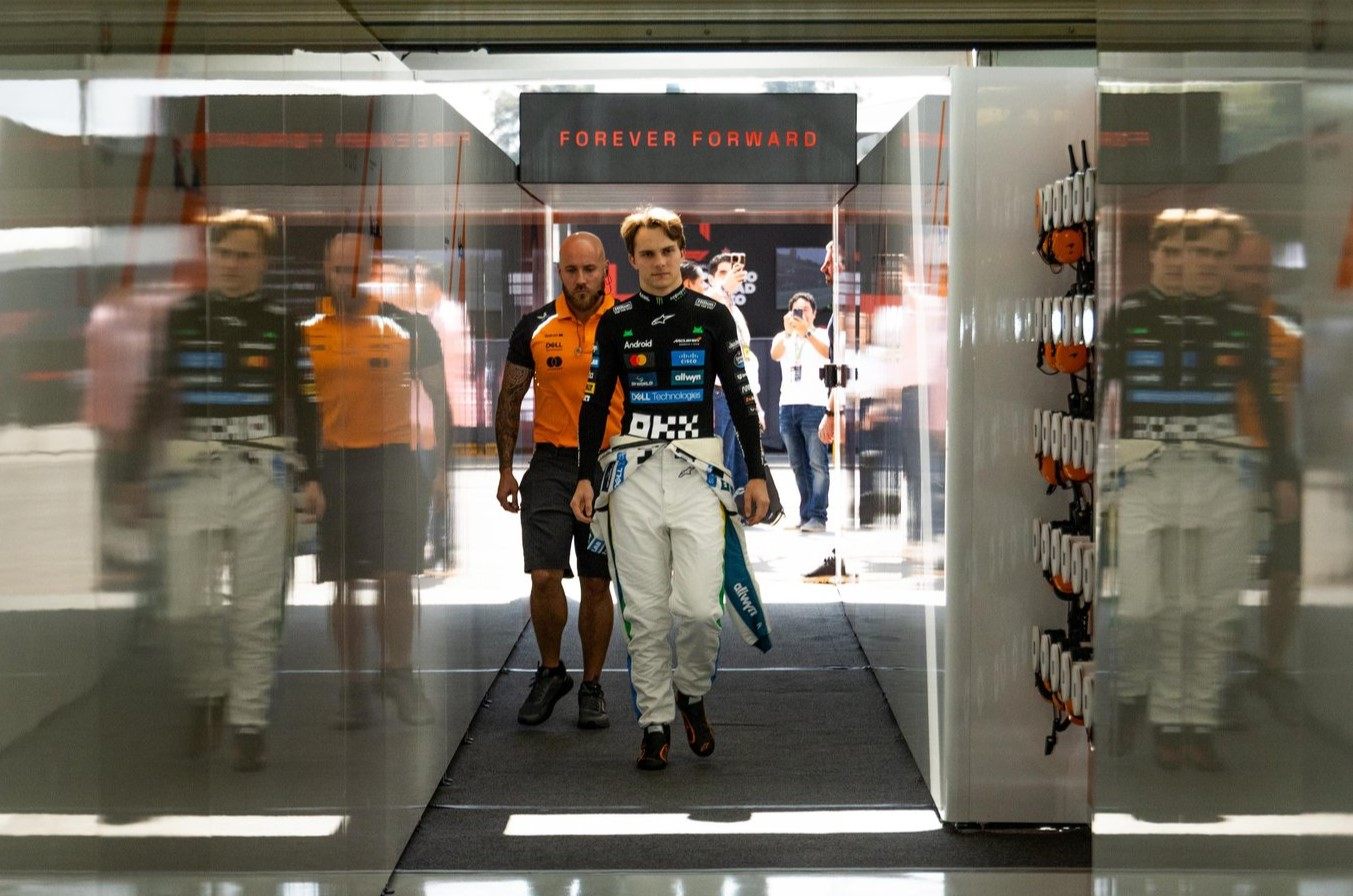 Ни разу за все три тренировки, квалификацию и гонку в Мексике австралийский пилот McLaren не попал в топ-3 © McLaren