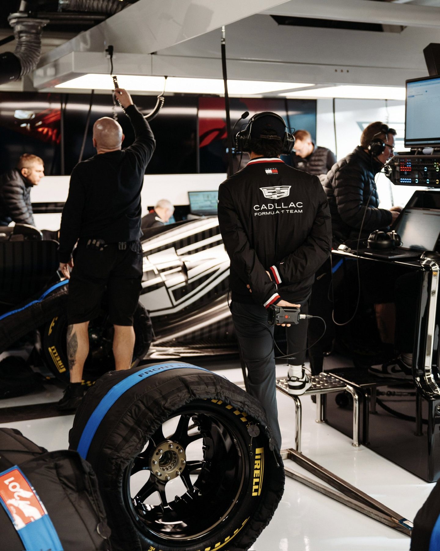 Единственная фотография от команды Cadillac за весь день © Cadillac