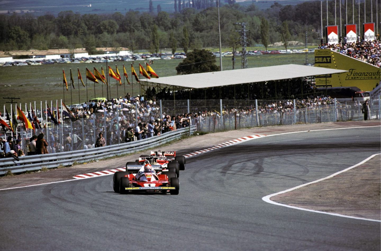 © F1