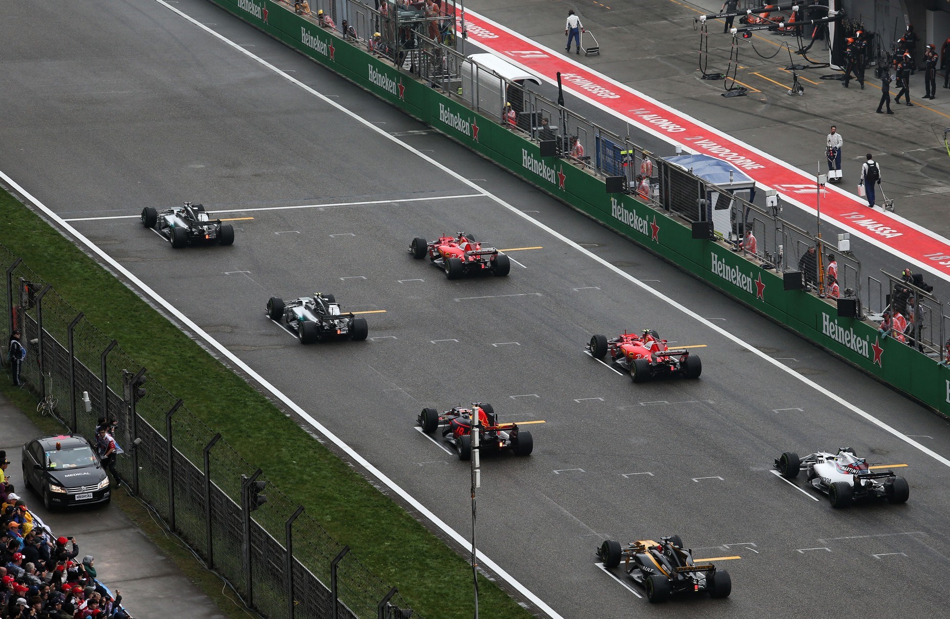 Сан-паулу трасса ф1. Решетка ф1. Стартовая решетка ф1. Стартовые ворота в гонках. Стартовая решетка ф1.