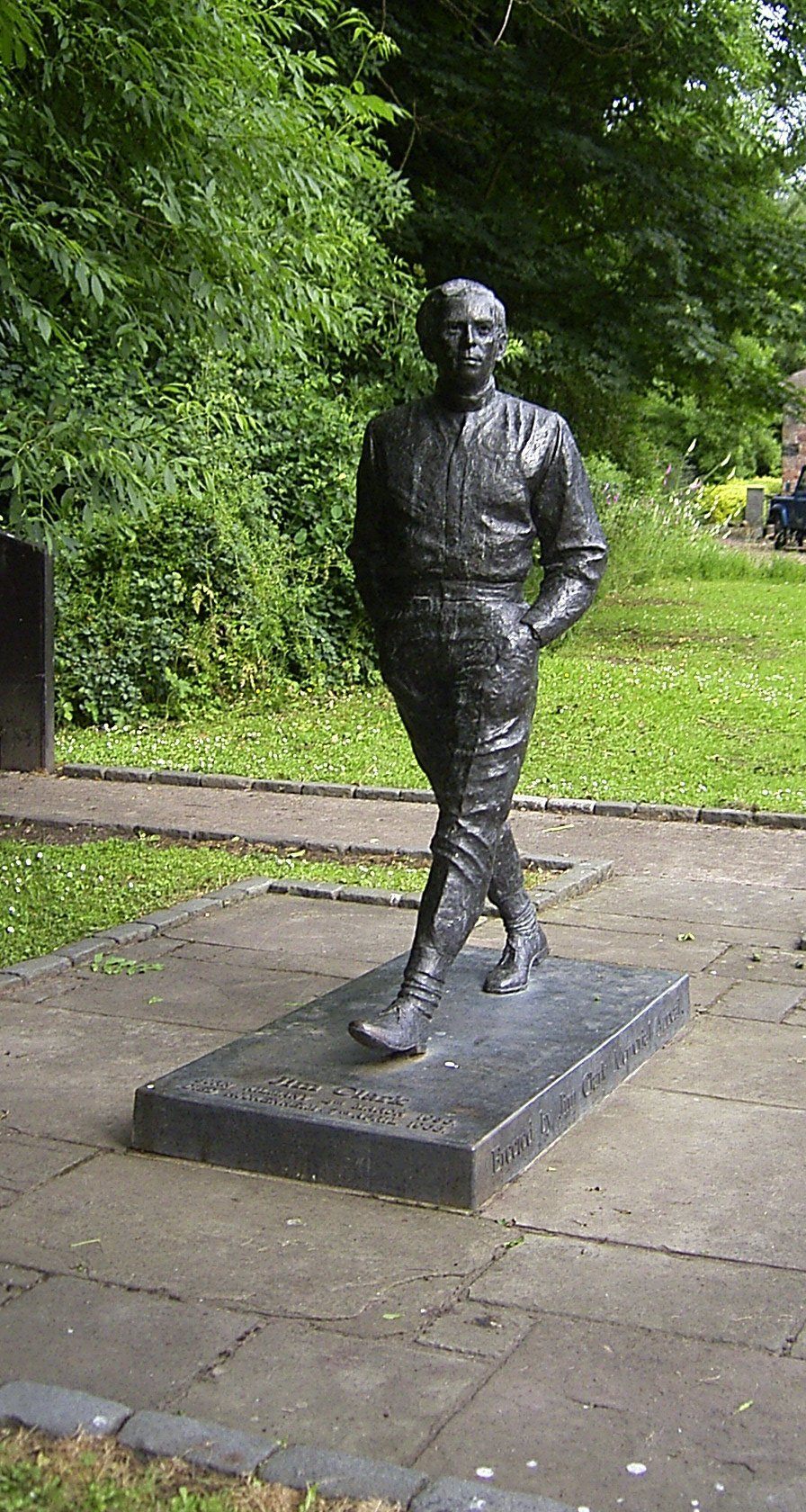 Памятник Джиму Кларку © Wikipedia