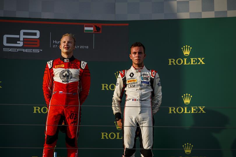 Мазепин и Юбер на подиуме в Венгрии © Formula 2