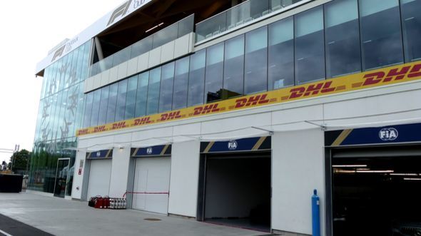 Боксы FIA © AMuS
