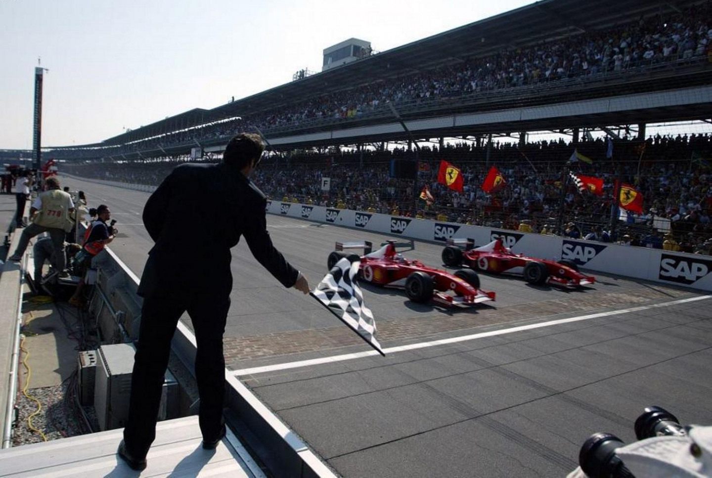 Финиш Гран При США-2002 © Motorsport-Total