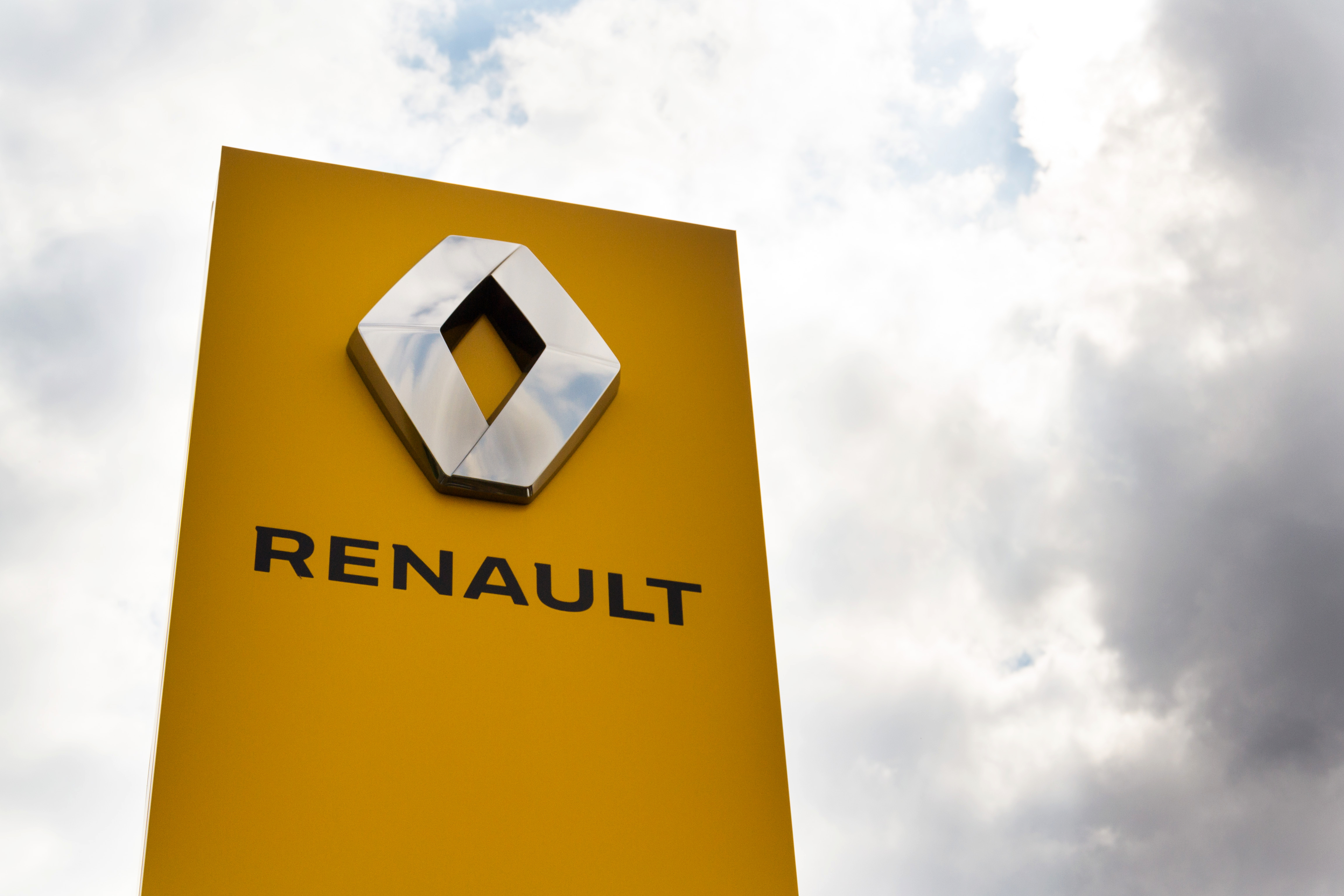 Renault Р»РѕРіРѕС‚РёРї 2021