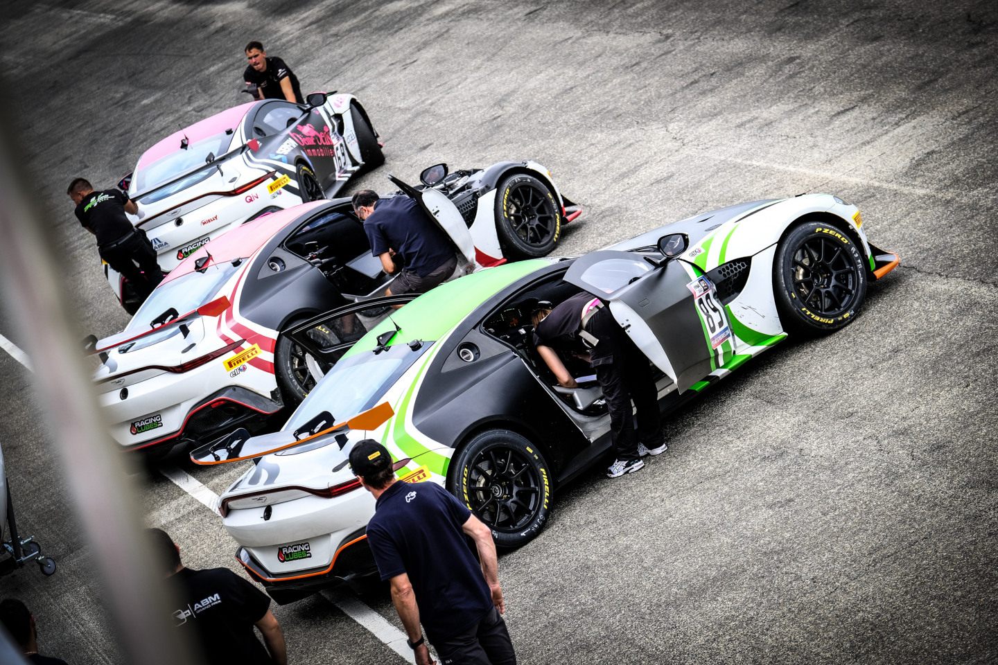 Пит-лейн на тестах French GT4 Cup © Championnat de France FFSA GT